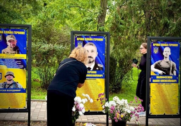 Без слез нельзя смотреть: на Аллее Героев в Одессе добавили еще 64 имени Без слез нельзя смотреть: на Аллее Героев в Одессе добавили еще 64 имени