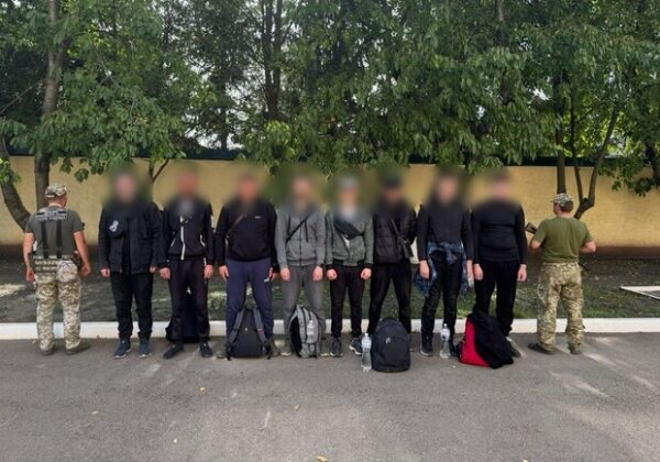 Пытались сбежать в Приднестровье: в Одесской области задержали группу уклонистов Пытались сбежать в Приднестровье: в Одесской области задержали группу уклонистов