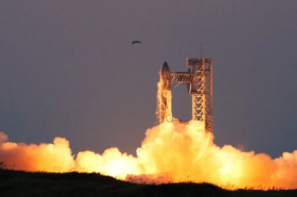 Исторический прорыв SpaceX: успешный полет и возвращение Starship Исторический прорыв SpaceX: успешный полет и возвращение Starship
