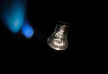 Как будут отключать свет в Одессе и области во вторник: графики