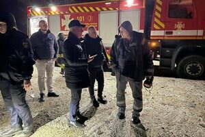 Горят частные жилые дома: последствия вечерней атаки БпЛА на пригород Одессы Горят частные жилые дома: последствия вечерней атаки БпЛА на пригород Одессы