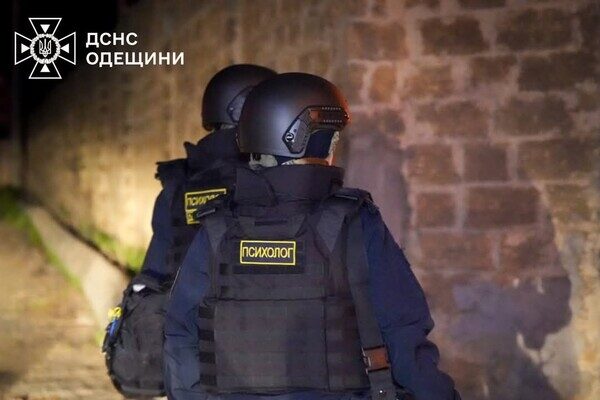 Пожары и пострадавшие в пригороде Одессы: последствия вечерней атаки БпЛА (обновлено) Пожары и пострадавшие в пригороде Одессы: последствия вечерней атаки БпЛА (обновлено)