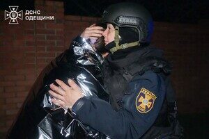 Пожары и пострадавшие в пригороде Одессы: последствия вечерней атаки БпЛА (обновлено) Пожары и пострадавшие в пригороде Одессы: последствия вечерней атаки БпЛА (обновлено)
