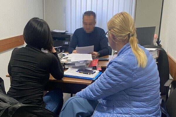 Адвокат из Одессы сотрудничала с людьми, которые хотели захватить власть: подробности Адвокат из Одессы сотрудничала с людьми, которые хотели захватить власть: подробности