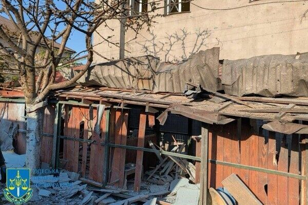 Пожары и пострадавшие в пригороде Одессы: последствия вечерней атаки БпЛА (обновлено) Пожары и пострадавшие в пригороде Одессы: последствия вечерней атаки БпЛА (обновлено)