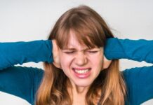 Из-за резких изменений погоды у украинцев может закладывать уши: как избавиться от дискомфорта