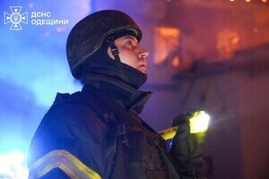 Пожары и пострадавшие в пригороде Одессы: последствия вечерней атаки БпЛА (обновлено) Пожары и пострадавшие в пригороде Одессы: последствия вечерней атаки БпЛА (обновлено)