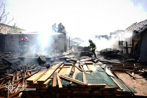 В Одессе горела СТО: получили повреждения автомобиль и здание В Одессе горела СТО: получили повреждения автомобиль и здание