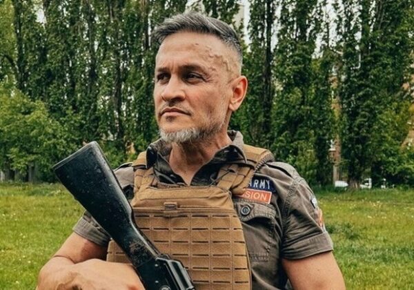 Эктор Хименес-Браво заявил, что вступил в армию и тренируется в Харьковской области Эктор Хименес-Браво заявил, что вступил в армию и тренируется в Харьковской области