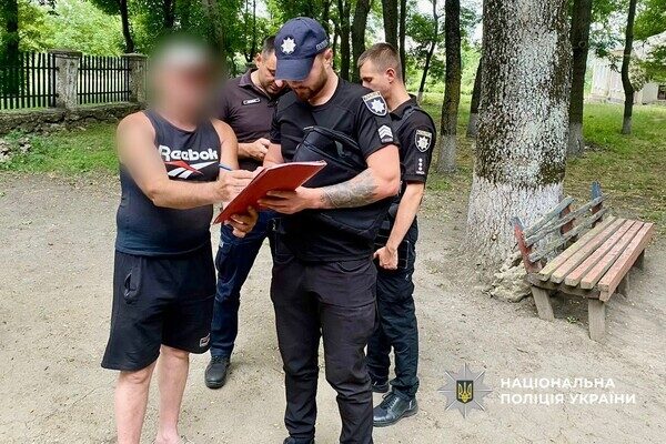 В Одесской области 10-летний мальчик выстрелил в друга из винтовки В Одесской области 10-летний мальчик выстрелил в друга из винтовки