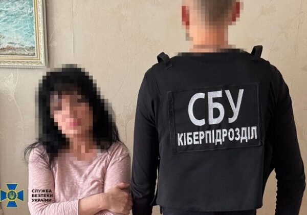 В Одессе задержали агентов российской игры: они наводили обстрелы по ПВО и военным объектам В Одессе задержали агентов российской игры: они наводили обстрелы по ПВО и военным объектам