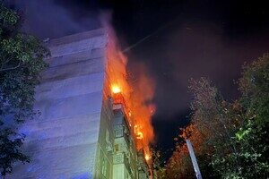 Массированный дроновый удар по Одессе: пылает жилая многоэтажка (обновлено) Массированный дроновый удар по Одессе: пылает жилая многоэтажка (обновлено)