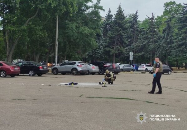 В Одессе полиция и СБУ предотвратили теракт возле ТЦК: задержана агентка РФ со взрывчаткой В Одессе полиция и СБУ предотвратили теракт возле ТЦК: задержана агентка РФ со взрывчаткой