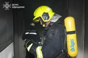 В Одесском районе горел ЖМ "Радужный": эвакуировали людей и спасали собак В Одесском районе горел ЖМ "Радужный": эвакуировали людей и спасали собак