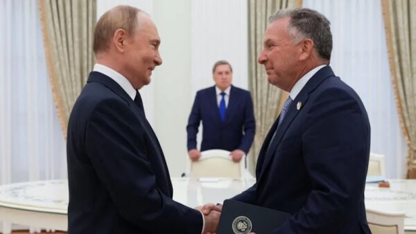 Трамп видит перспективы трёхстороннего саммита после визита посланника в Москву Трамп видит перспективы трёхстороннего саммита после визита посланника в Москву