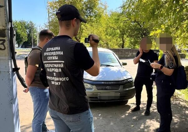 Торговал "турами" в Молдову: в Одесской области задержали инспектора ГПСУ Торговал "турами" в Молдову: в Одесской области задержали инспектора ГПСУ