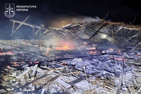 Ночная атака БпЛА на Одесчину: под ударом оказалось фермерское хозяйство (обновлено) Ночная атака БпЛА на Одесчину: под ударом оказалось фермерское хозяйство (обновлено)