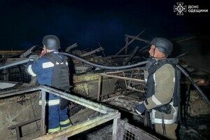 Ночная атака БпЛА на Одесчину: под ударом оказалось фермерское хозяйство (обновлено) Ночная атака БпЛА на Одесчину: под ударом оказалось фермерское хозяйство (обновлено)