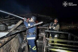 Ночная атака БпЛА на Одесчину: под ударом оказалось фермерское хозяйство (обновлено) Ночная атака БпЛА на Одесчину: под ударом оказалось фермерское хозяйство (обновлено)
