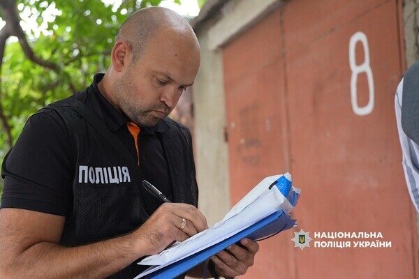 Права за две тысячи долларов: в Одессе молодой человек зарабатывал на услугах сервисных центров Права за две тысячи долларов: в Одессе молодой человек зарабатывал на услугах сервисных центров