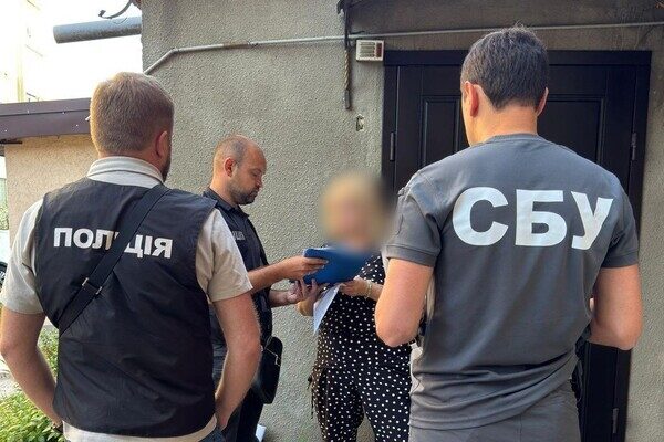 Квартиры умерших и кредиты под фиктивные залоги: в Одессе разоблачили мошенников Квартиры умерших и кредиты под фиктивные залоги: в Одессе разоблачили мошенников