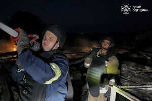 Ночная атака БпЛА на Одесчину: под ударом оказалось фермерское хозяйство (обновлено) Ночная атака БпЛА на Одесчину: под ударом оказалось фермерское хозяйство (обновлено)
