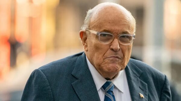 Руди Джулиани пострадал в серьезной автоаварии в Нью-Гэмпшире Руди Джулиани пострадал в серьезной автоаварии в Нью-Гэмпшире