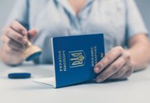 Верховная Рада запретила русский язык в записях паспортов-книжек