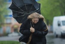 Ветер будет сбивать с ног: в Одессе объявили штормовое предупреждение