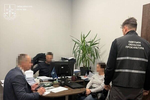 Квартирные сделки в Одессе: судью и еще несколько человек подозревают в мошенничестве Квартирные сделки в Одессе: судью и еще несколько человек подозревают в мошенничестве