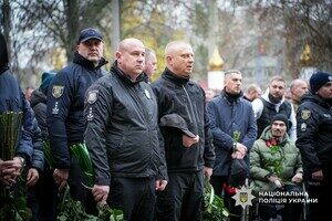 Погиб на востоке Украины: в Одессе простились с полицейским Николаем Яковенко Погиб на востоке Украины: в Одессе простились с полицейским Николаем Яковенко