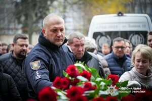 Погиб на востоке Украины: в Одессе простились с полицейским Николаем Яковенко Погиб на востоке Украины: в Одессе простились с полицейским Николаем Яковенко