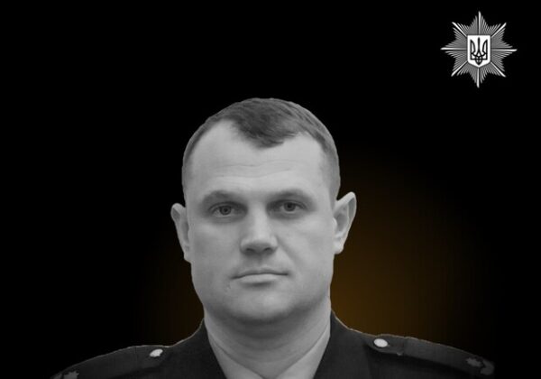 Погиб на востоке Украины: в Одессе простились с полицейским Николаем Яковенко Погиб на востоке Украины: в Одессе простились с полицейским Николаем Яковенко
