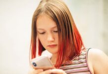 Meta закрывает аккаунты австралийских подростков
