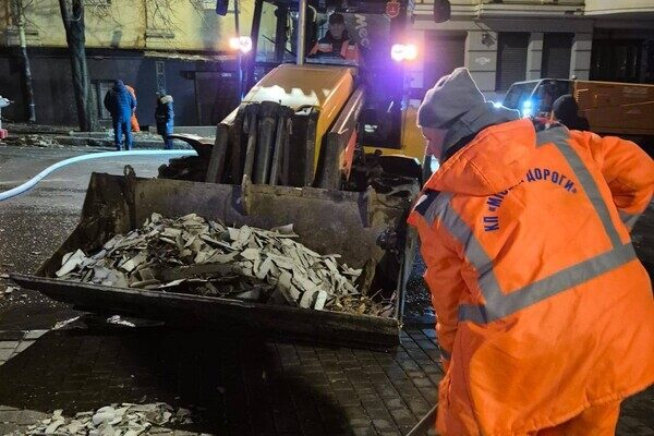 В Одессе БпЛА упал на дом: вспыхнул пожар (обновлено) В Одессе БпЛА упал на дом: вспыхнул пожар (обновлено)