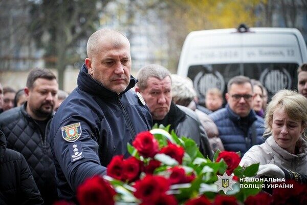 Погиб на востоке Украины: в Одессе простились с полицейским Николаем Яковецким Погиб на востоке Украины: в Одессе простились с полицейским Николаем Яковецким