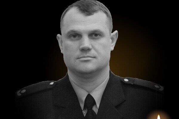 Погиб на востоке Украины: в Одессе простились с полицейским Николаем Яковецким Погиб на востоке Украины: в Одессе простились с полицейским Николаем Яковецким