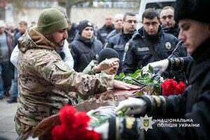 Погиб на востоке Украины: в Одессе простились с полицейским Николаем Яковецким Погиб на востоке Украины: в Одессе простились с полицейским Николаем Яковецким
