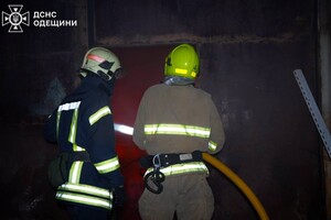 В Одесском районе горел склад: огонь охватил большую площадь В Одесском районе горел склад: огонь охватил большую площадь