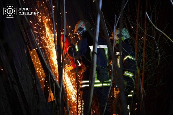 В Одесском районе горел склад: огонь охватил большую площадь В Одесском районе горел склад: огонь охватил большую площадь