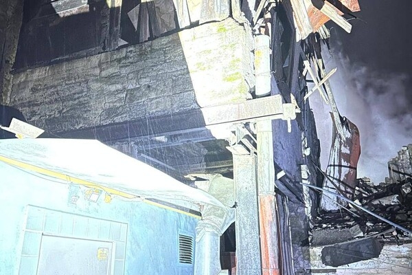 Дроновый удар по дому в Одессе: под завалами обнаружили тело женщины Дроновый удар по дому в Одессе: под завалами обнаружили тело женщины
