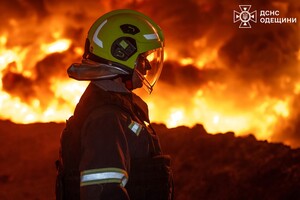 Ночью РФ атаковала Одессу БПЛА: есть повреждения домов и железнодорожных объектов Ночью РФ атаковала Одессу БПЛА: есть повреждения домов и железнодорожных объектов