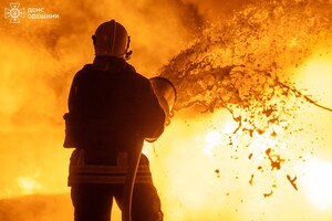 Ночью РФ атаковала Одессу БПЛА: есть повреждения домов и железнодорожных объектов Ночью РФ атаковала Одессу БПЛА: есть повреждения домов и железнодорожных объектов
