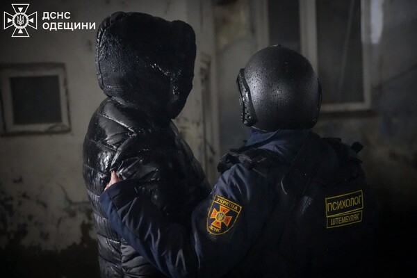 Дроновый удар по дому в Одессе: под завалами обнаружили тело женщины Дроновый удар по дому в Одессе: под завалами обнаружили тело женщины