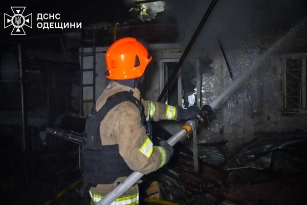 Дроновый удар по дому в Одессе: под завалами обнаружили тело женщины Дроновый удар по дому в Одессе: под завалами обнаружили тело женщины