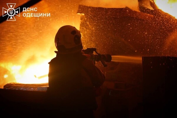 Ночной обстрел Одессы: под ударом оказался промышленный объект Ночной обстрел Одессы: под ударом оказался промышленный объект