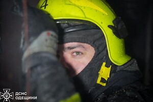 Дроновый удар по дому в Одессе: под завалами обнаружили тело женщины Дроновый удар по дому в Одессе: под завалами обнаружили тело женщины