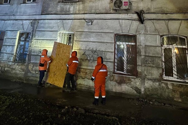 Дроновый удар по дому в Одессе: под завалами обнаружили тело женщины Дроновый удар по дому в Одессе: под завалами обнаружили тело женщины