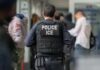 Трамп пригрозил направить агентов ICE в аэропорты