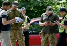 В Украине могут обязать работников ТЦК носить нагрудные жетоны: что предусматривает законопроект